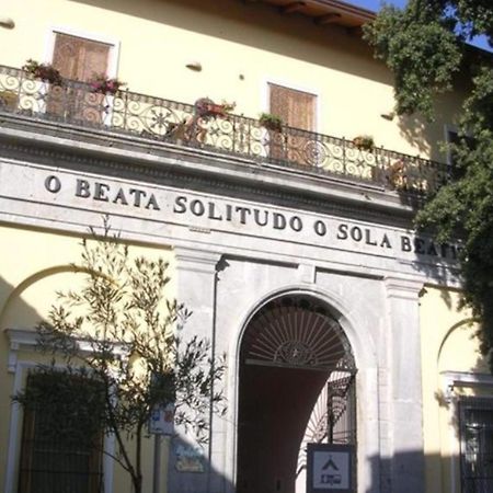 B&B Beata Solitudo アジェーロラ エクステリア 写真