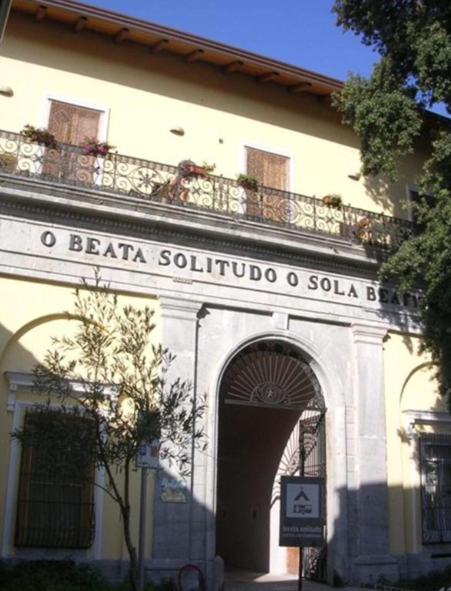 B&B Beata Solitudo アジェーロラ エクステリア 写真