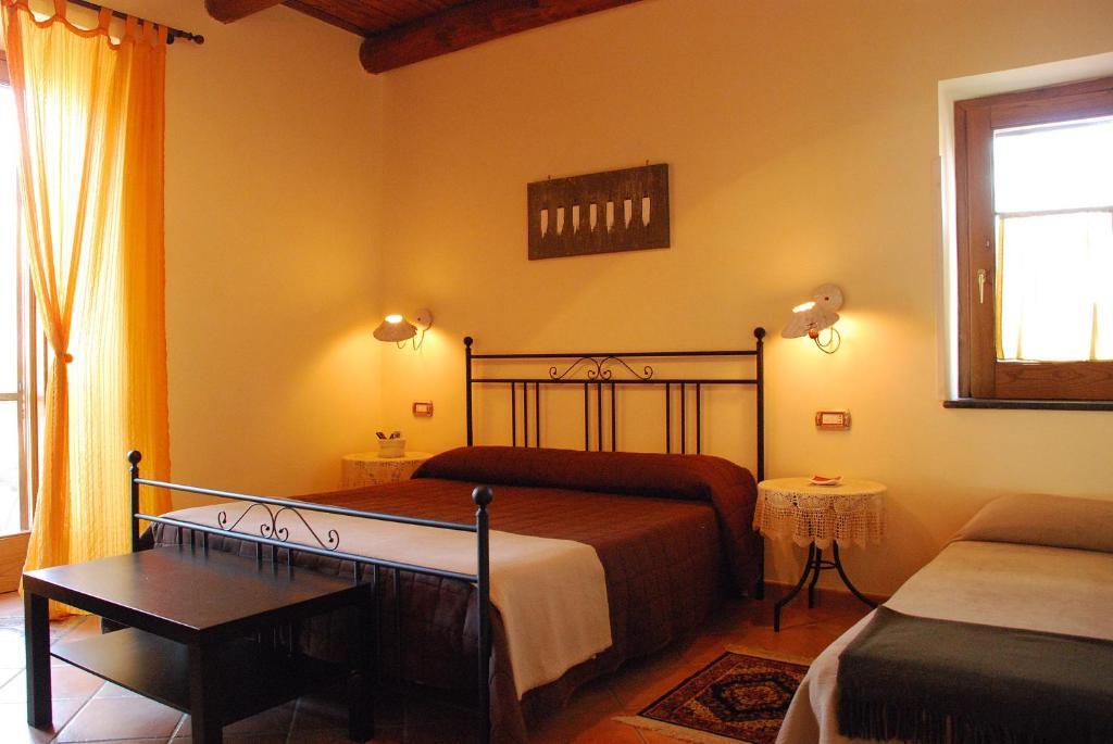 B&B Beata Solitudo アジェーロラ 部屋 写真