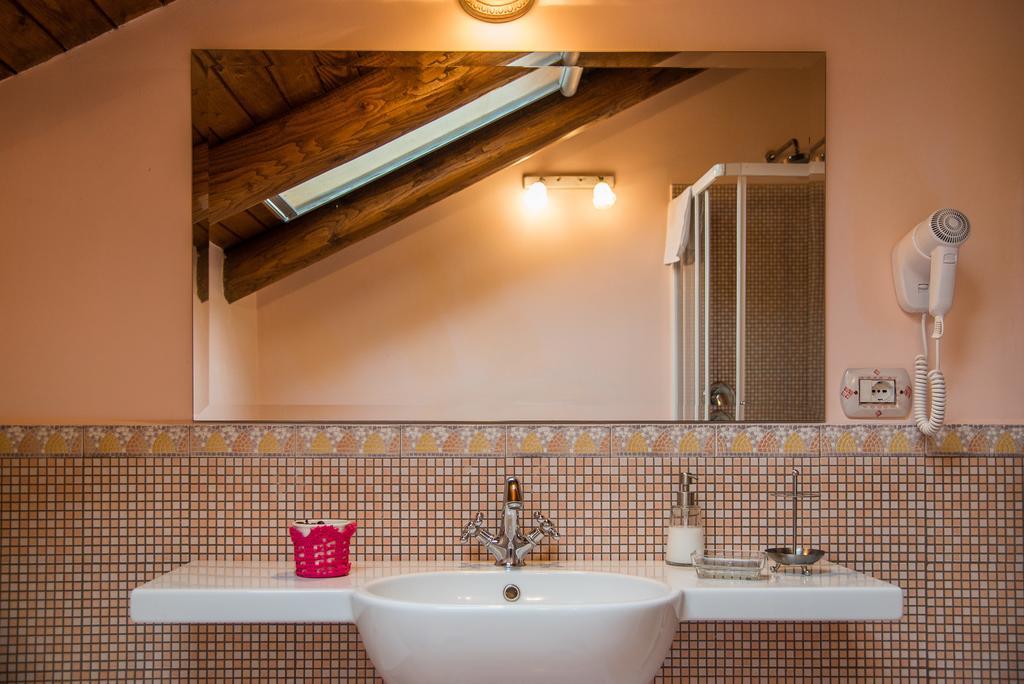 B&B Beata Solitudo アジェーロラ エクステリア 写真
