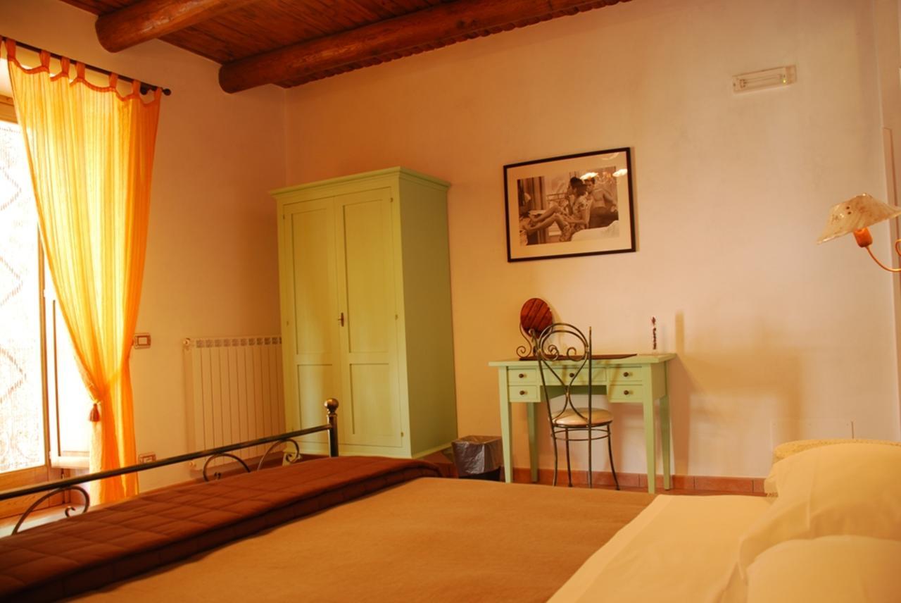 B&B Beata Solitudo アジェーロラ エクステリア 写真